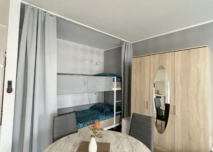 Work & In Neuss Lejlighed